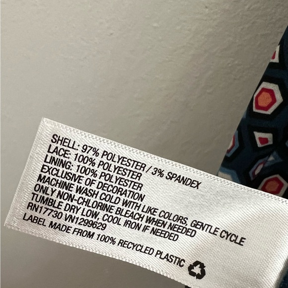 Sleeveless color-block dress - Picture 8 of 12